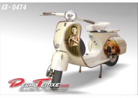 Tem Vespa Cô Gái 0474