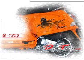 Tem Vespa Con Ngựa