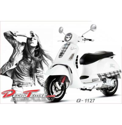 Tem Vespa Burberry 1127