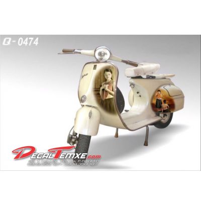 Tem Vespa Cô Gái 0474