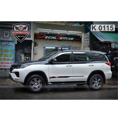 Fortuner dán nửa trên màu đen