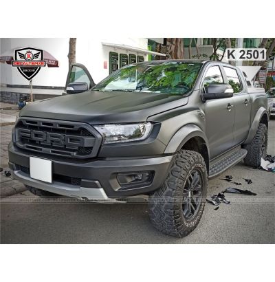 Ford Raptor wrap đen mờ