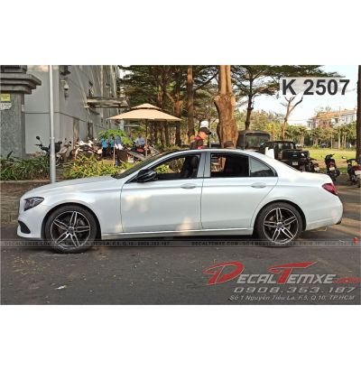 Mercedes E250 wrap trắng ngọc trai mờ