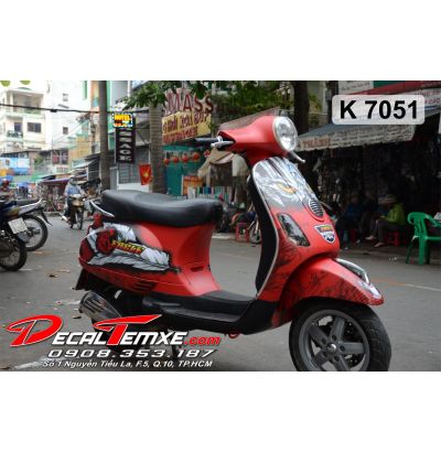 Tem Vespa Đại Bàng lông vũ
