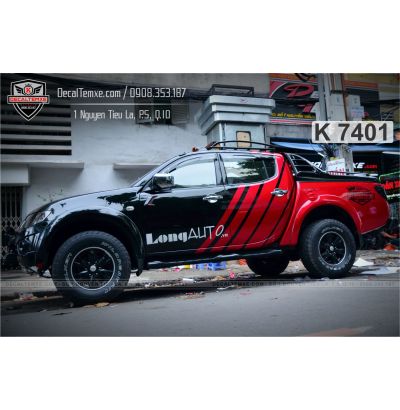 Tem Navara đỏ đen