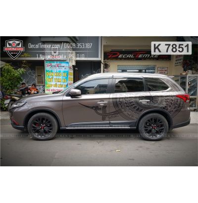 Tem Outlander trống đồng