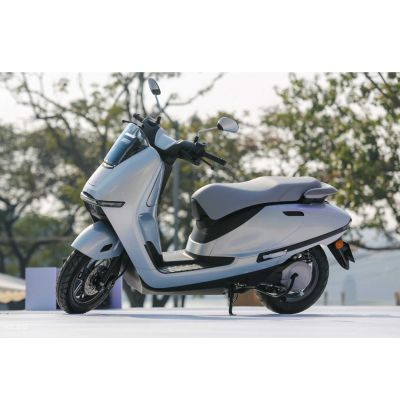 Dán keo xe UC3