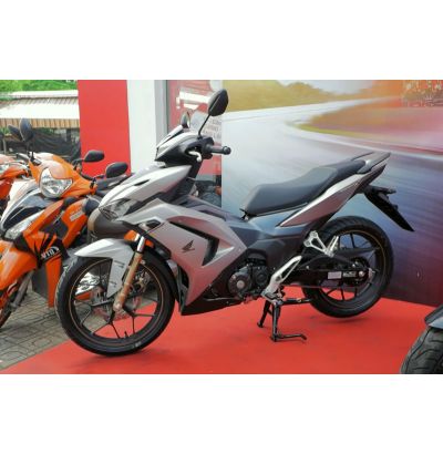 Dán keo trong mờ Winner X 2022